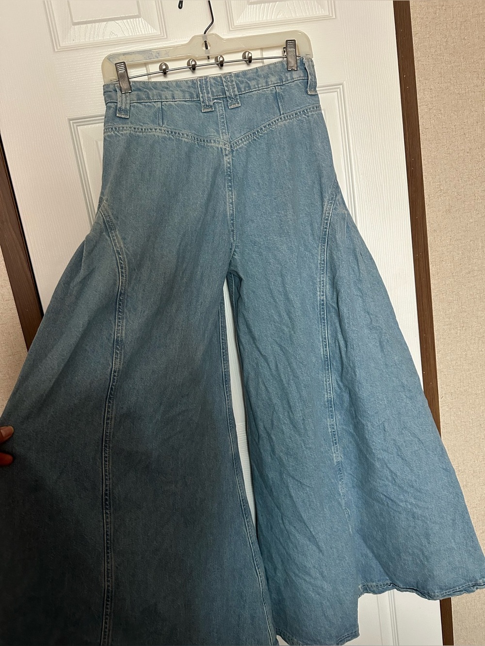 We The Free Light Blue Wide-Leg Pleated Flare Jeans - Picture 7 of 12